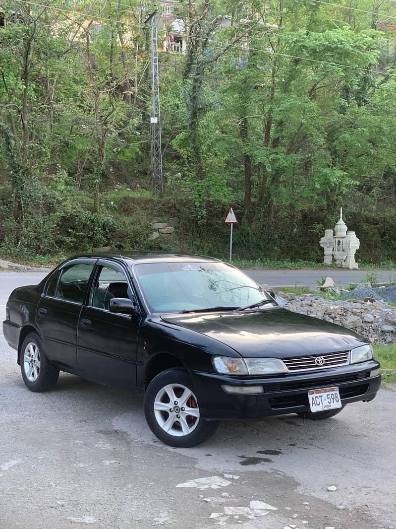Toyota Corolla 20D 2000 model 3