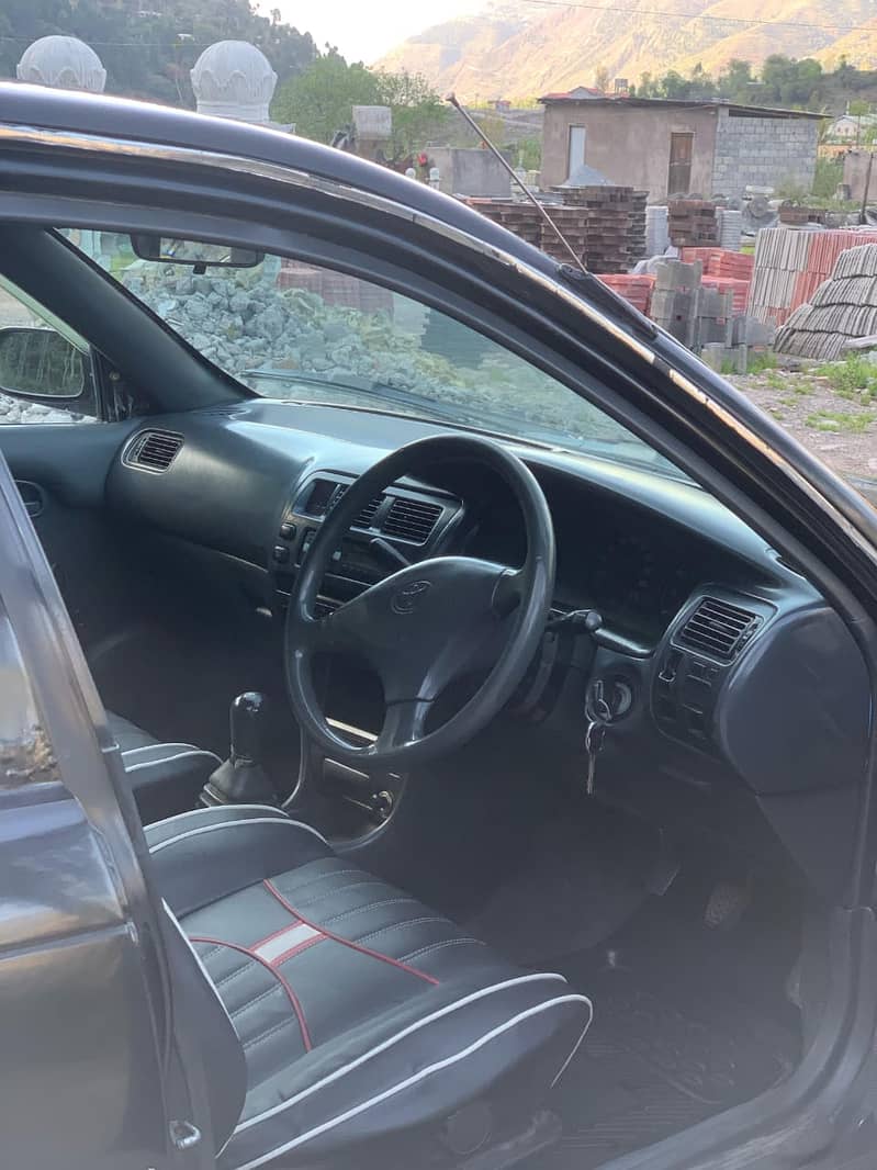 Toyota Corolla 20D 2000 model 4