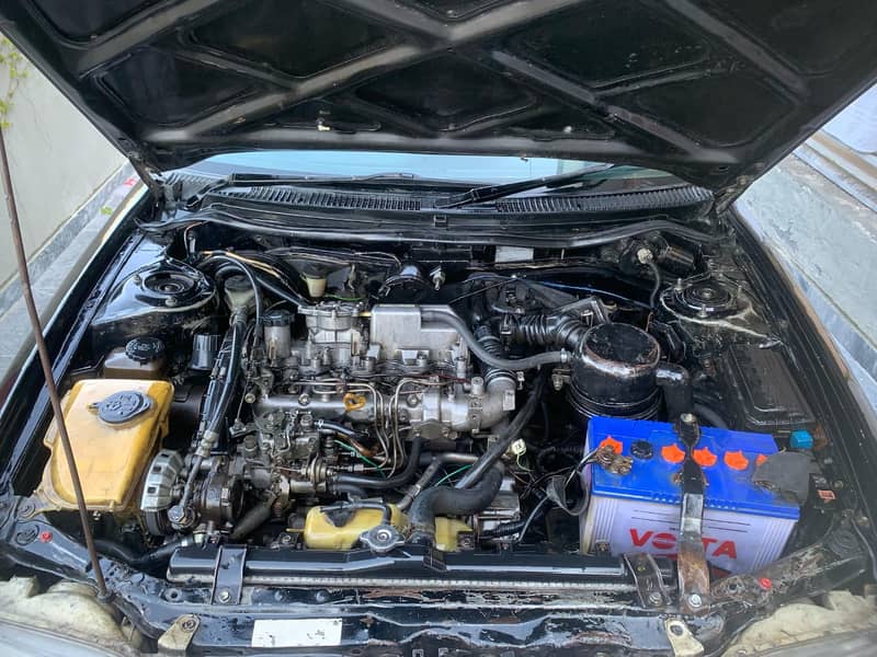 Toyota Corolla 20D 2000 model 19
