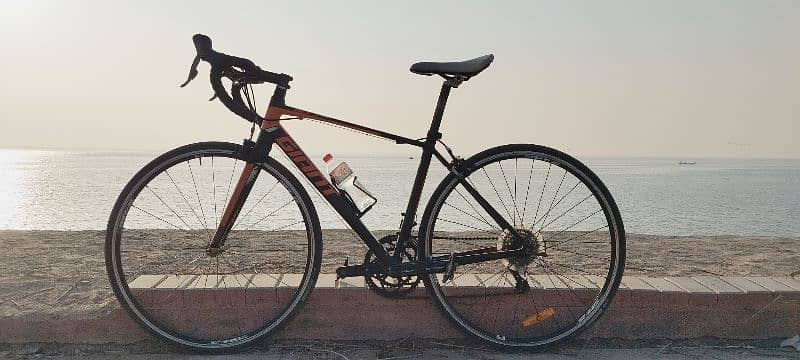 Giant Defy 4 - RoadBike - Cycle - Bicycle Excellent condition 1