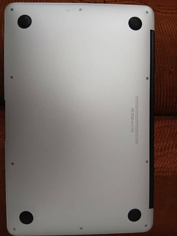 MacBook Air 2015 with brand new Charger 1