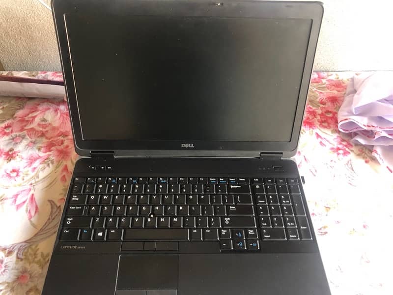 Dell LATITUDE E6540 0