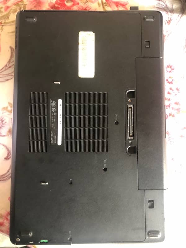 Dell LATITUDE E6540 5