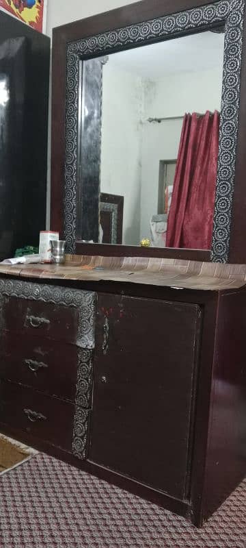 dressing table sales krna hain 0