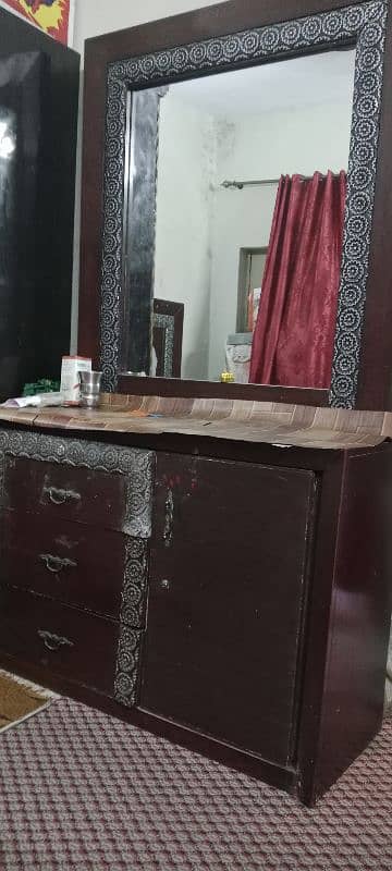 dressing table sales krna hain 1