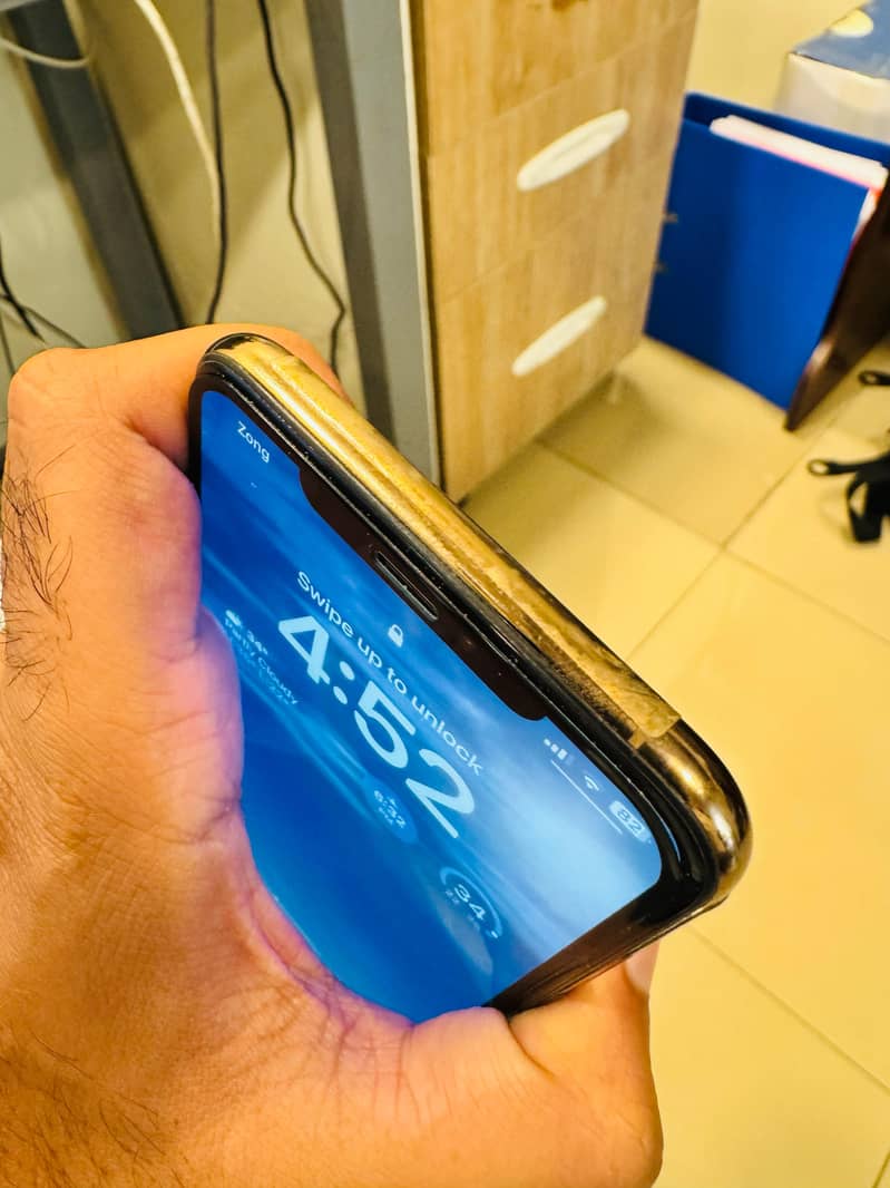 Apple iPhone XS Max 256 GB Non PTA 4