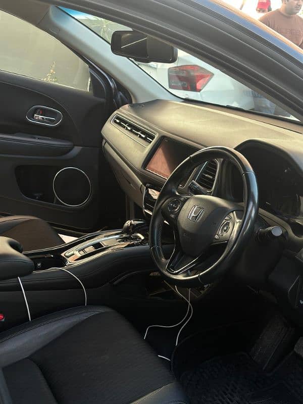 Honda Vezel 2024 4