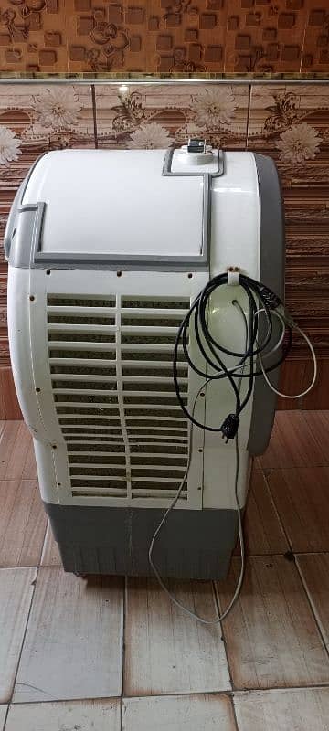 aik cooler 10/10 condition 2
