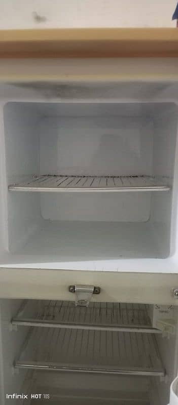 Refrigerator 0