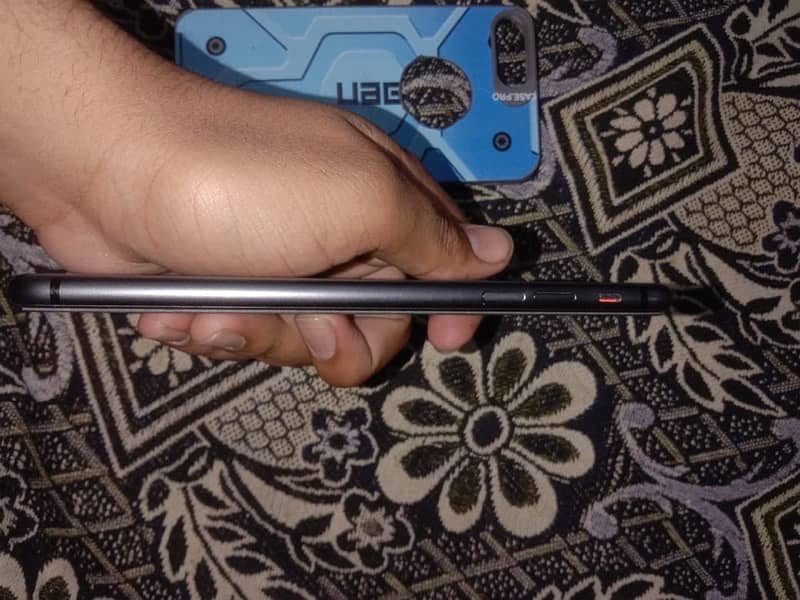 iPhone 8pluse non pta 5