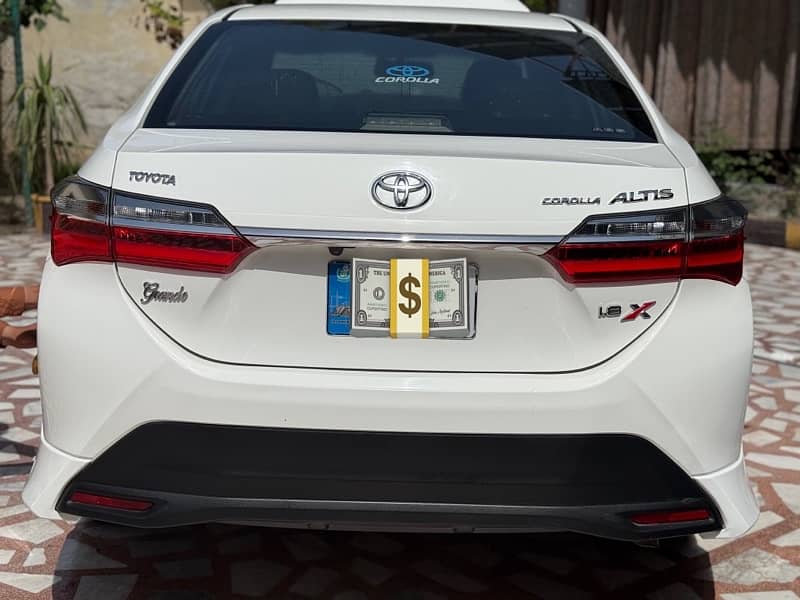 Toyota Altis Grande 2022 0
