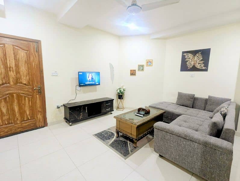 Per Day Luxury Rooms/Apartment Available In E11-2 1
