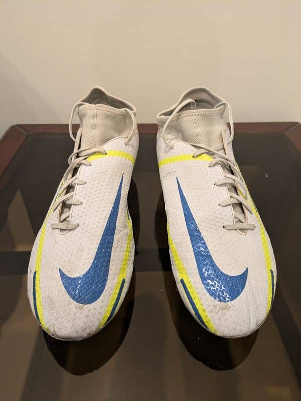 Nike Football shoes studs sports shoes sneakers in mint conditio 2