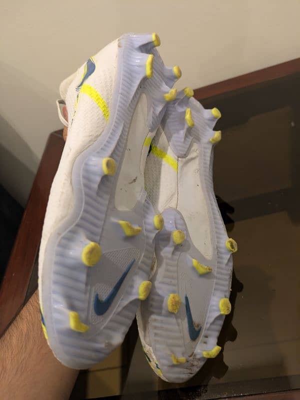 Nike Football shoes studs sports shoes sneakers in mint conditio 4