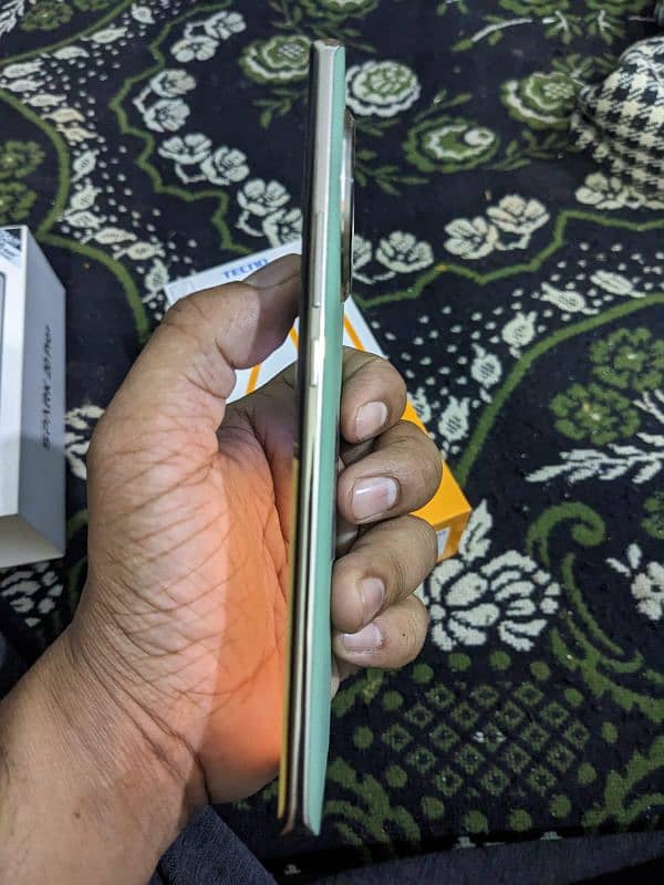 Tecno Spark 20 pro plus 3