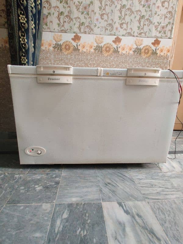 Large Deep Freezer in Good Working Condition – Urgent Sale 4