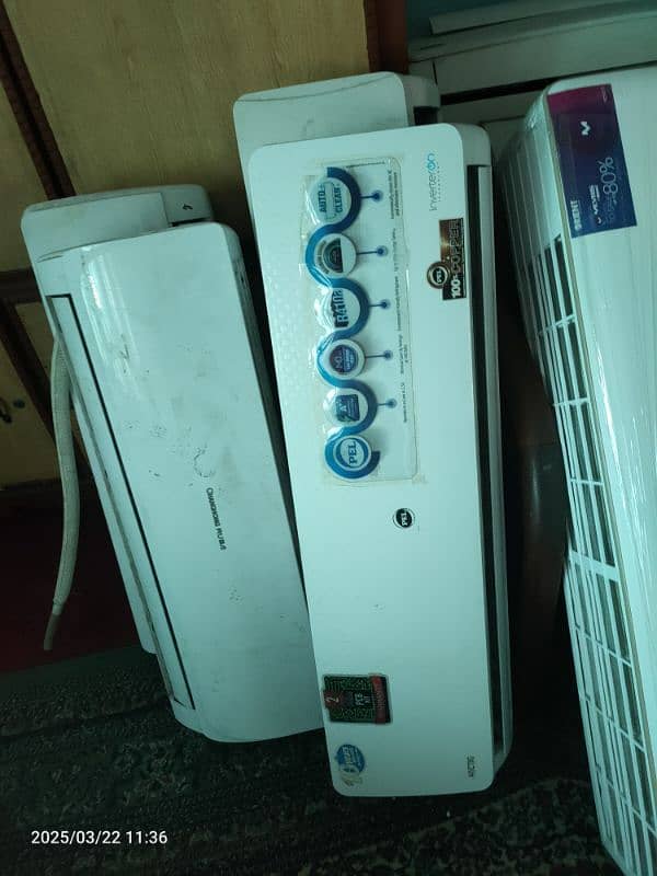 DC inverters 14