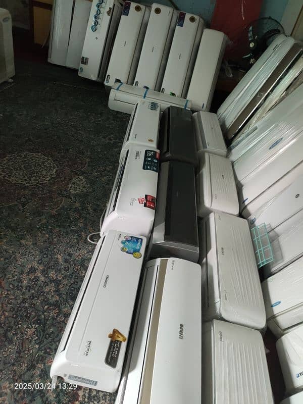 DC inverters 18