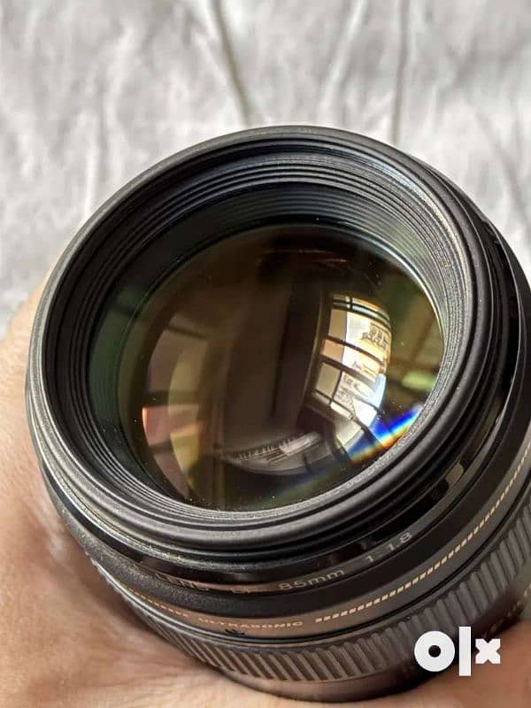 Canon 85mm f1.8 prime lens argent saile 3