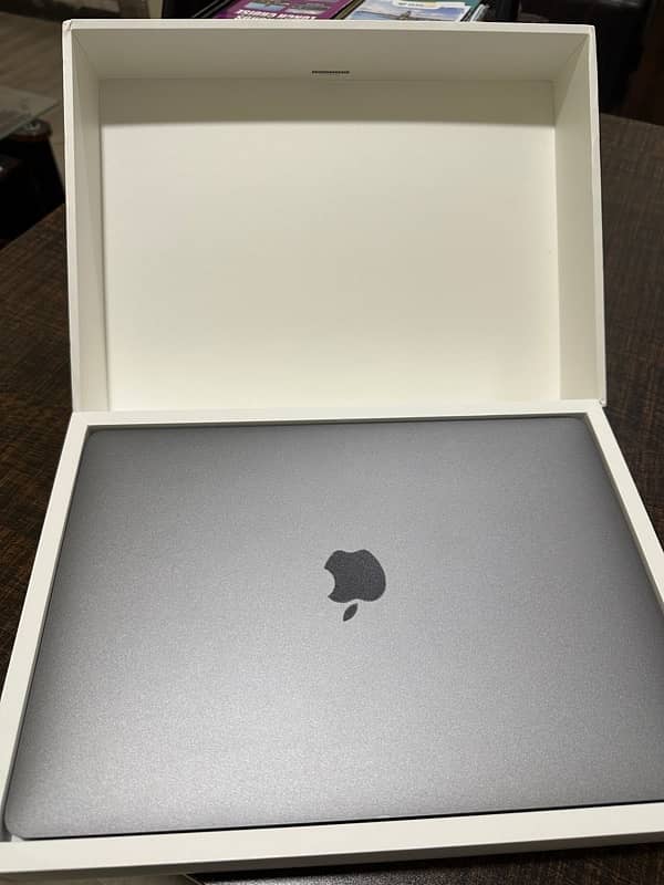 MacBook Pro M2 13 Inches 5