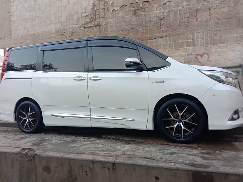 Toyota Esquire 2015 3