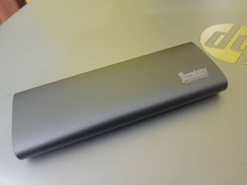 High speed 1000mb/sec Transfer rate 512gb nvme portable drive 1