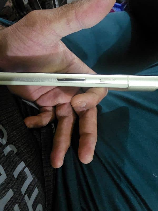 Original Google pixel 7 Bought from Qatar 2