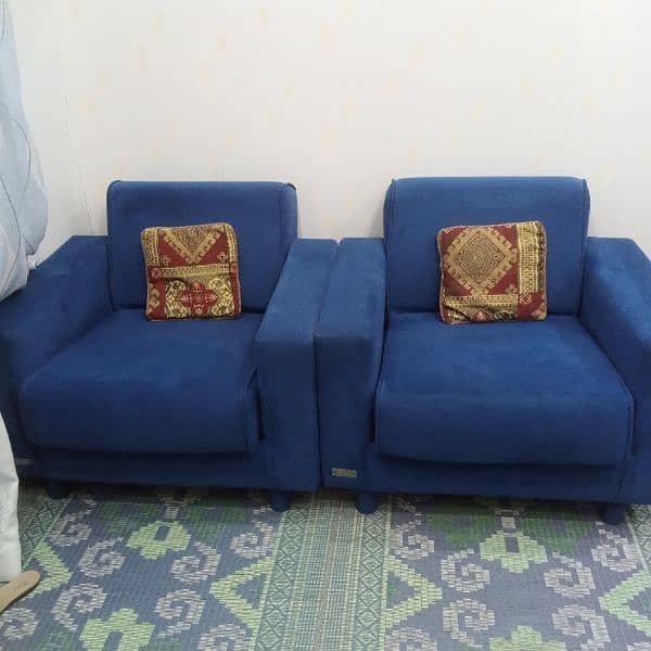 2single seat sofas for sale 2