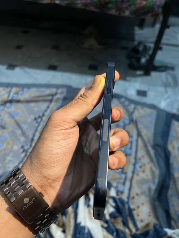 IPHONE 12 wth box no replace 4