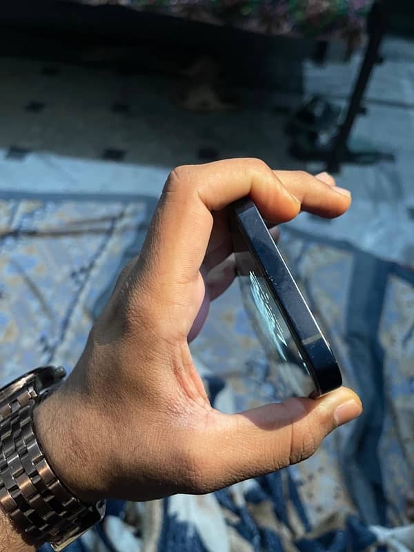 IPHONE 12 wth box no replace 6