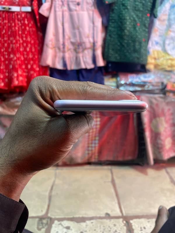 7 plus  32 gb with 100 health new  battery non pta 4