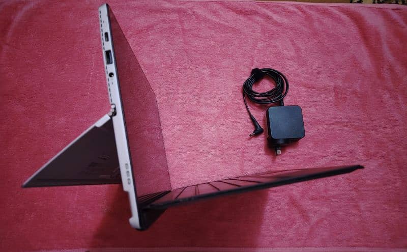 Core i7 6th Generation Lenovo ideapad Miix 510-12ISK Laptop+Tab (Read) 2