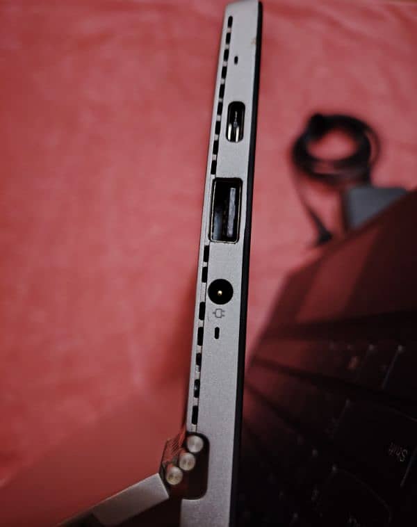 Core i7 6th Generation Lenovo ideapad Miix 510-12ISK Laptop+Tab (Read) 3