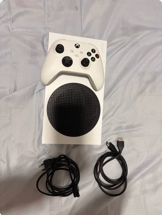 XBOX Series S  with box and all acessories | Lahore/Sahiwal/Multan 0