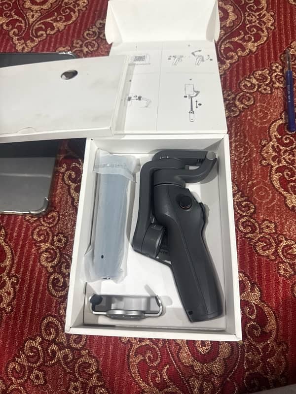 dji osmo 6 gimble stablaizer new model 10/10 condition. 2