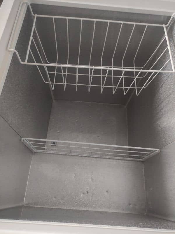 Haier Inverter Chest Freezer-HDF-245 INV WHITE-(Used) For Sale 14