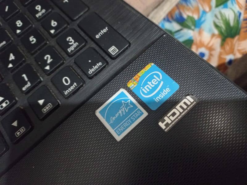 (Exchange with good phone) ASUS Notebook "D550M" laptop 128gb ssd 11