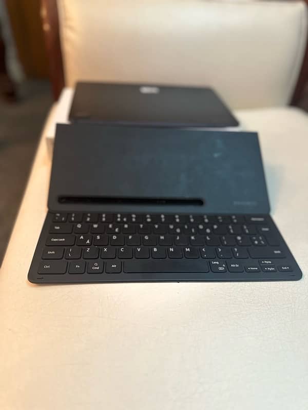Samsung S7 fe 5G with genuine Samsung keyboard 4