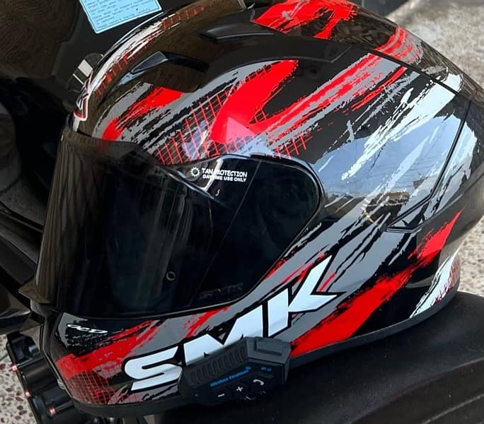 SMK Genuine helmet with bluetooth installed. 0