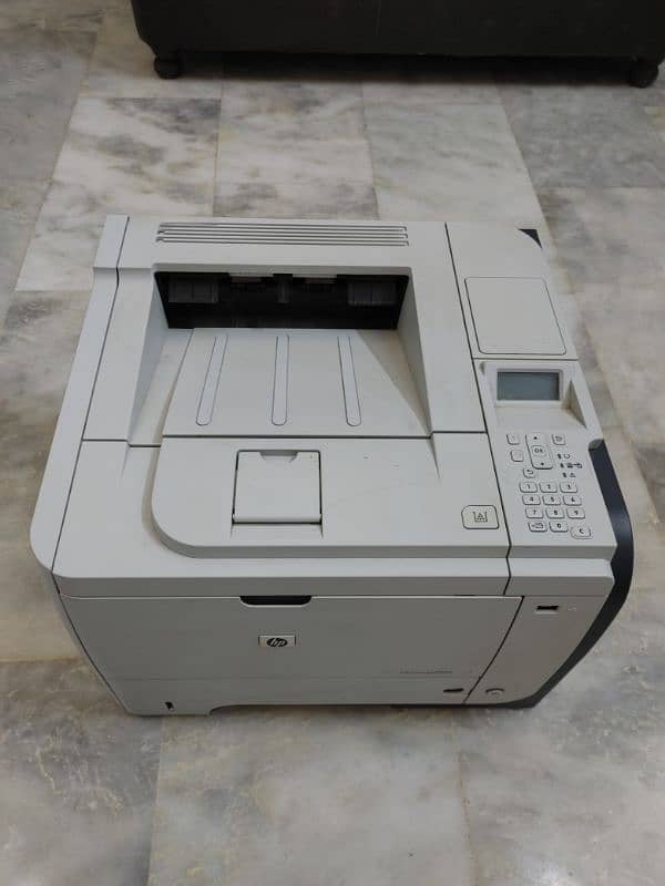 HP Laserjet P3015 1