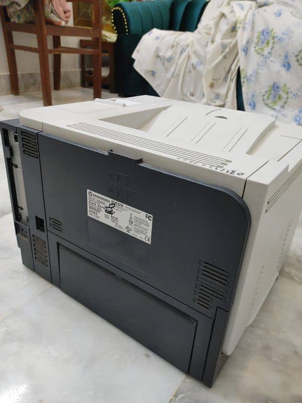 HP Laserjet P3015 2