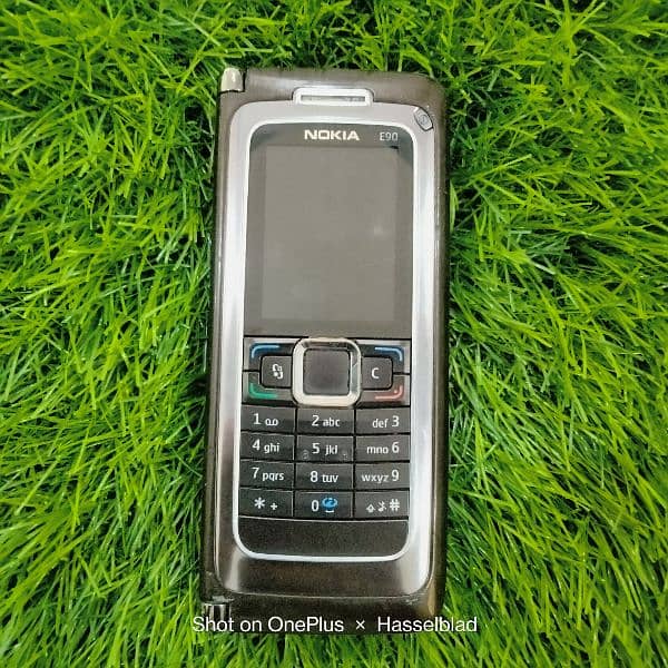 Nokia E90 cammunicator 0