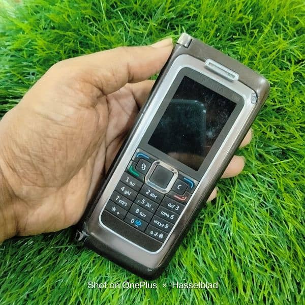 Nokia E90 cammunicator 7