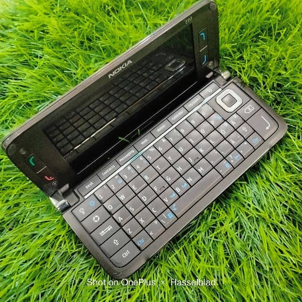 Nokia E90 cammunicator 8