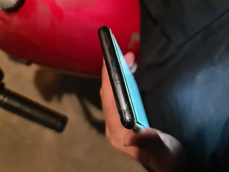 6.128  samsung note9 contact 03284602030 7