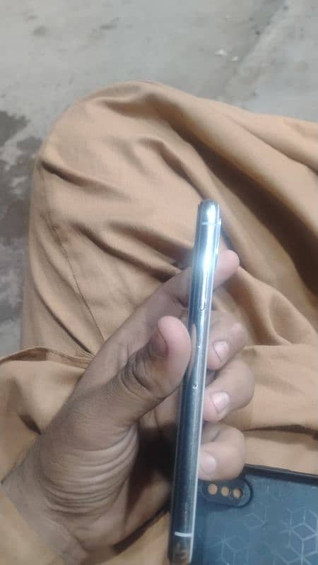 iphone x 64 gb battery change 10/10 condition all ok 1