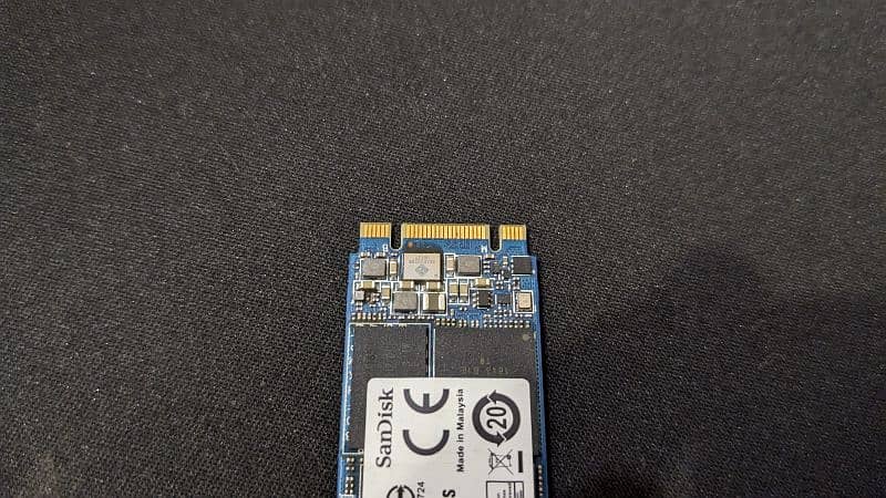 8 GB DDR4 RAM ( Laptop) , 128 GB M. 2 SSD SanDisk 3