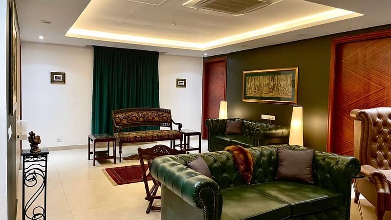 Gold crest Mall apartment daily weekly available 2