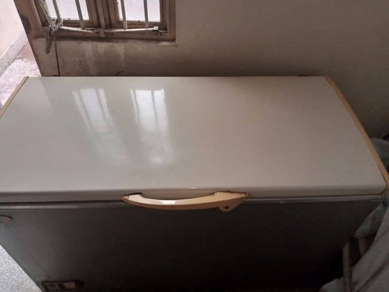 Chill Cooling Freezer in a Good Shape Available 5