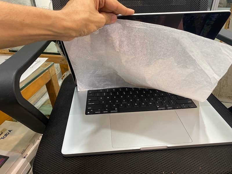 10/10 Macbook m1 Pro 16 inch 16 gb 512 gb 2